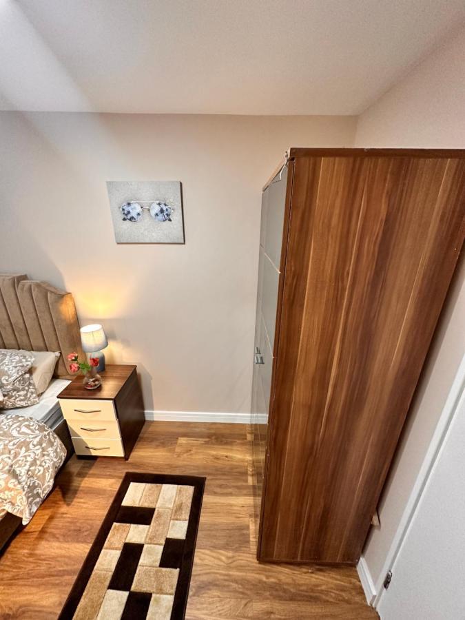 Canary Wharf Single Double And En-Suite Rooms Londres Exterior foto