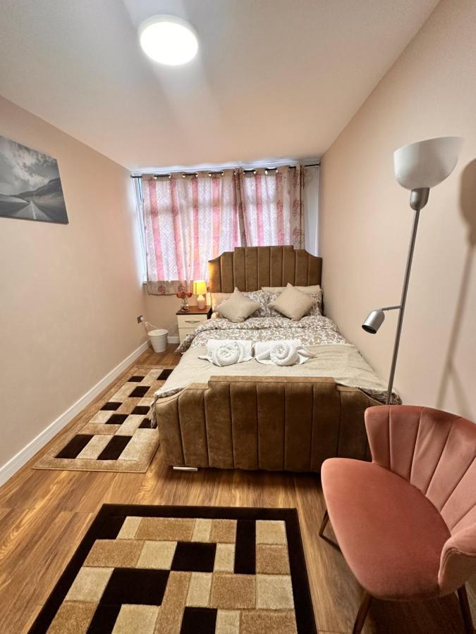 Canary Wharf Single Double And En-Suite Rooms Londres Exterior foto