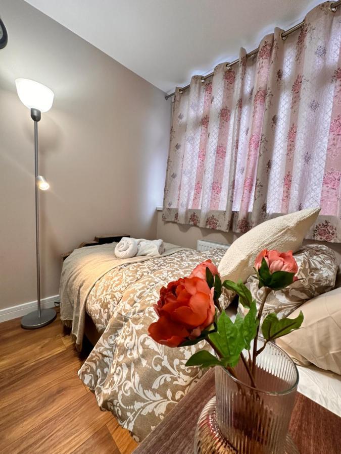 Canary Wharf Single Double And En-Suite Rooms Londres Exterior foto