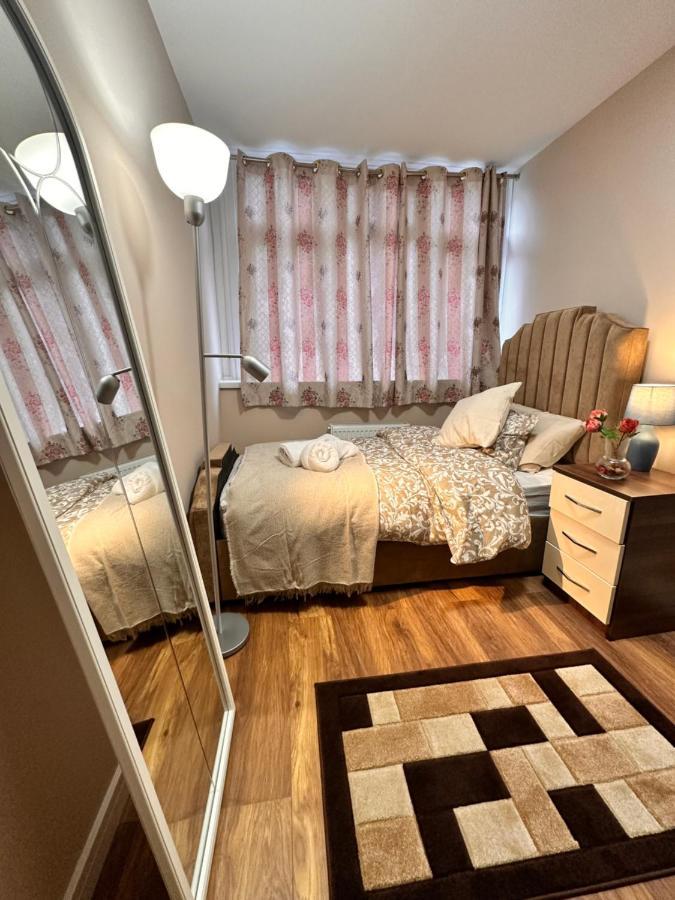 Canary Wharf Single Double And En-Suite Rooms Londres Exterior foto