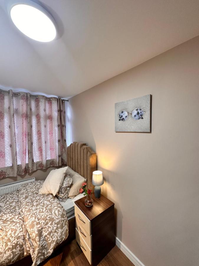 Canary Wharf Single Double And En-Suite Rooms Londres Exterior foto